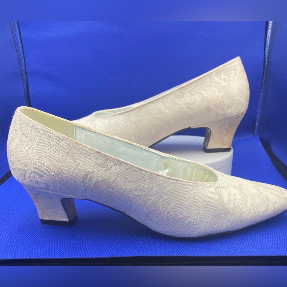 Elegant Women's Ivory Jacquard Low Heel Pumps